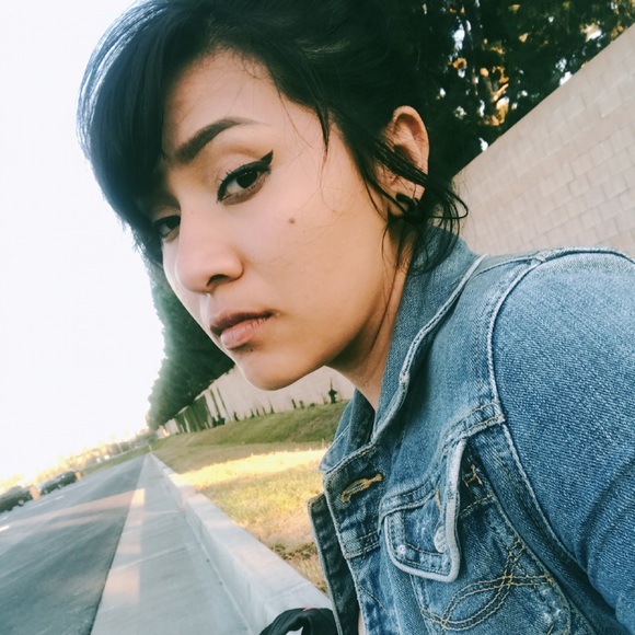 Meet your Posher, Shelly - Picture 2 of 2